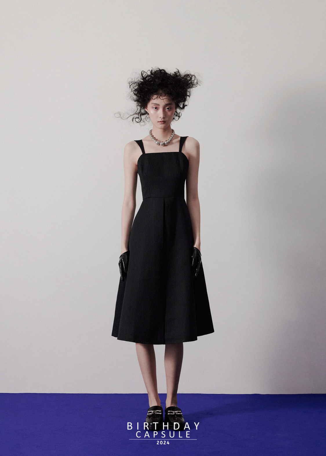 Anya Midi Dress in Vintage Black